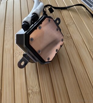 Predám Corsair iCUE H150i Elite Capellix White - 4