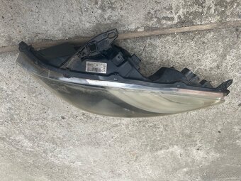 Svetlo na auto Renault - 4