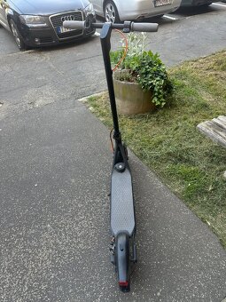 Elektricka Kolobezka ninebote segway F30E - 4