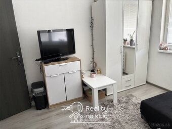 Na predaj kompletne zrekonštruovaná a zariadená garsónka - 4