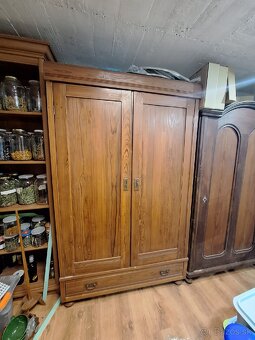 Starožitna skriňa - profesiálne zrepasovaná - 4