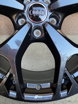 Audi R20 4P0601025AP - 4