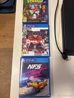 Playstation 4 Slim 1TB, 4 ovládače + viaceré hry - 4