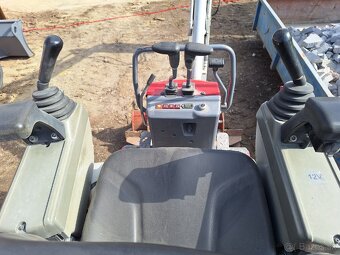 minirýpadlo Takeuchi TB210R - 4
