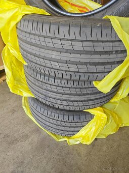 Dunlop 225/50 R18 - 4