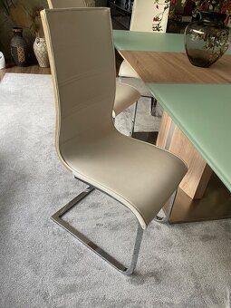 Moderný stôl  + 6ks stoličiek - 4