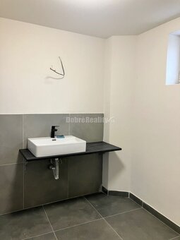 Kompletne zrekonštruovaný 2-izbový byt v Lučenci... - 4