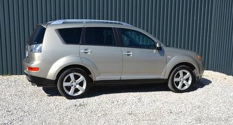 Mitsubishi Outlander 2.0 DI-D, SR voz, 7 miest, 4×4 - 4