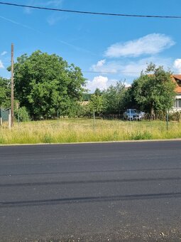 Predam pozemok v centre obce Točnica - 4