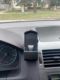 Magnetický držiak na mobil do VW (Passat, Touran, Multivan) - 4