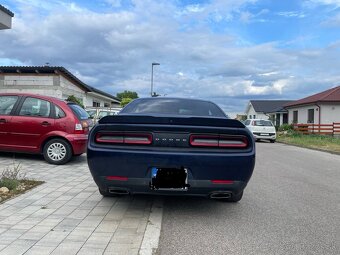 Dodge Challenger - 4