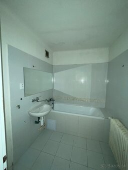 NA PREDAJ 3 IZBOVÝ BYT + PODKROVIE NAD BYTOM V CENTRE ŽILINY - 4
