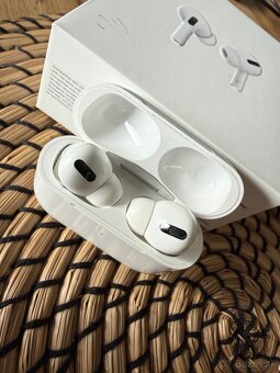 Apple AirPods Pro (1.generácia) - 4