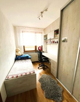 Priestranný 4-izbový byt s lodžiou a zariadením – Švermová,  - 4