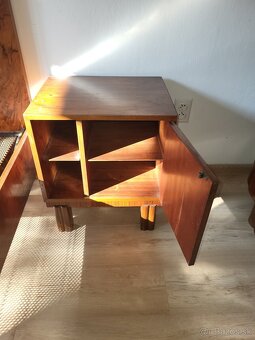 Predám posteľ s nočnými stolíkmi - 4