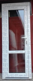 Predám vchodové dvere š79cm x v205cm biele a 88x200 orech - 4