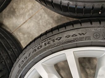 Škoda Trinity 5x112 R19 235/40 - 4