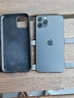 iPhone 11 Pro  64GB - 4