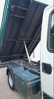 Predam 7-miestny vyklapac iveco daily 35C15 2010 7-miest kli - 4