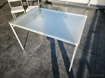 Exterierovy skleneny stol z IKEA s 2 stolickami 110x75 cm - 4