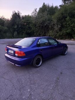 Honda Civic - 4