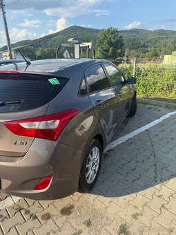 Hyundai i30 1.4i 74kW LPG | 2013 | 218tkm | 5000€ - 4