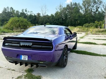 Dodge Challenger 5.7 hemi - 4