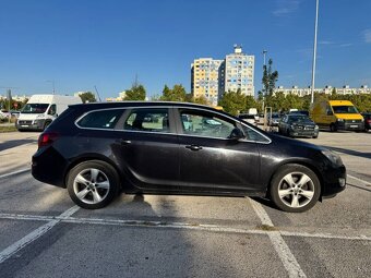 Opel Astra Sports Tourer - 4