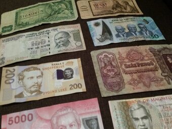 Stare bankovky 8ks - 4