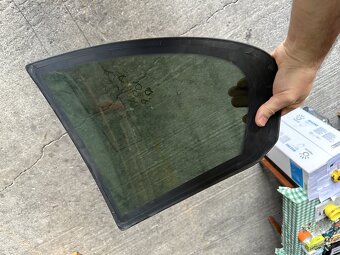Sklo okno na BMW 7 e65/66 - 4