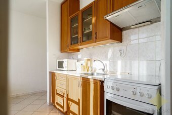 REZERVOVANÉ - Na predaj: zariadený 1-izbový byt, 40 m² – Fon - 4