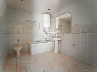 Rodinný dom v tichej uličke, Komárno - 4