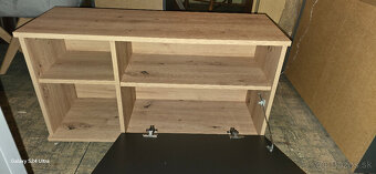 VEŠIAKOVÁ STENA SO ZRKADLOM A BOTNIKOM - 4