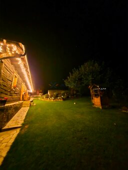 Na predaj drevenica s pozemkom - 1194 m² a bazénom v obci Mi - 4