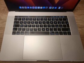 MacBook Pro 2017 15" - 4