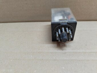 elektromagneticke rele omron mk3p5-i 15€ - 4