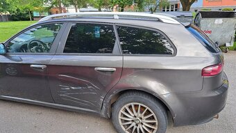 Alfa Romeo 159 1.9 JTDm 88 kW – poškodený motor - 4