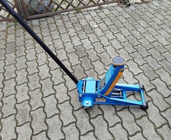 Hydraulický nízkoprofilový autozdvihák 5,5T - 4