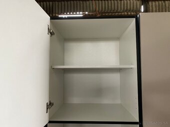 Moderná kuchynská linka bez spotrebičmi - 4