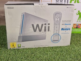 Nintendo Wii, 2 ovládače, balančná podložka, 4 hry + krabica - 4