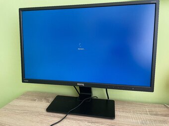 Predam PC Lenovo s monitorom Benq - 4