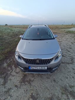 Peugeot 2008, 1.2 Puretech, 2018, Allure, Manual, Benzín - 4