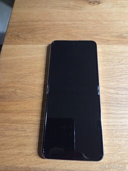 Samsung galaxy Z Flip5 8GB / 256GB - 4