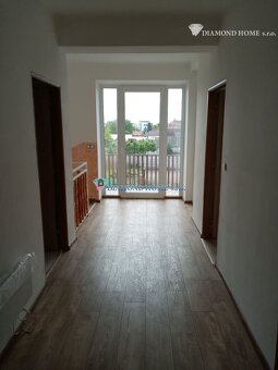 Novo rekonštruovaný rodinný dom s tromi bytovými jednotkami - 4