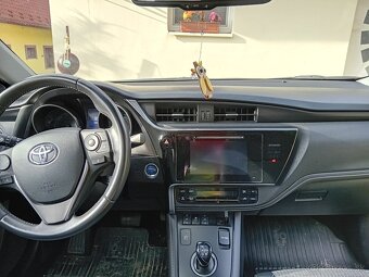 Toyota Auris - 4