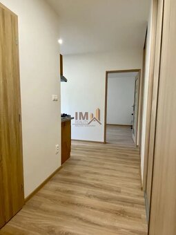 NA PRENÁJOM MODERNÝ ZREKONŠTRUOVANÝ 3i BYT S VEĽKÝM BALKÓNOM - 4