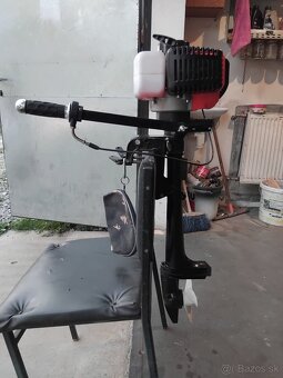 Benzínový závesný lodný motor na čln - 4