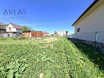 Slnečný pozemok všetky IS, 1577m2, obec Župčany - 4
