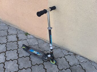Dětská freestyle koloběžka - 4