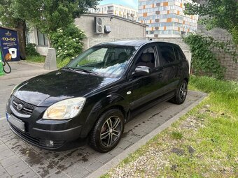 Kia Rio - 4